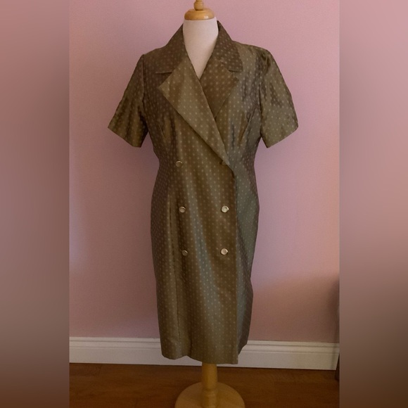 Dresses & Skirts - Vintage Olive Green Double-Breasted Dress